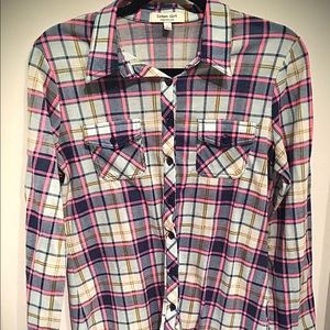 Junior’s Urban Girl Long Sleeve Button Up Top